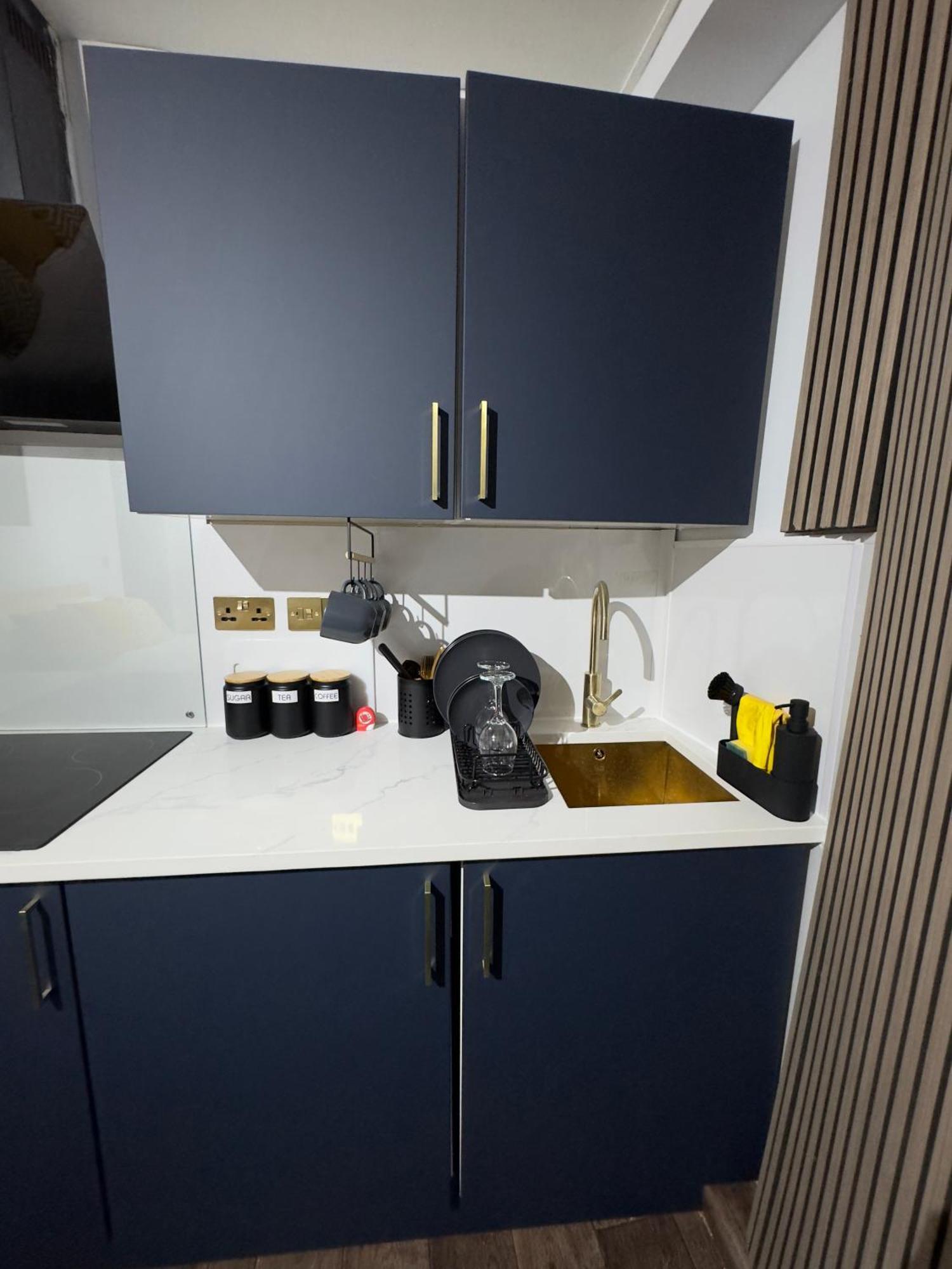Newly Renovated Studio In Center Luton  Luaran gambar